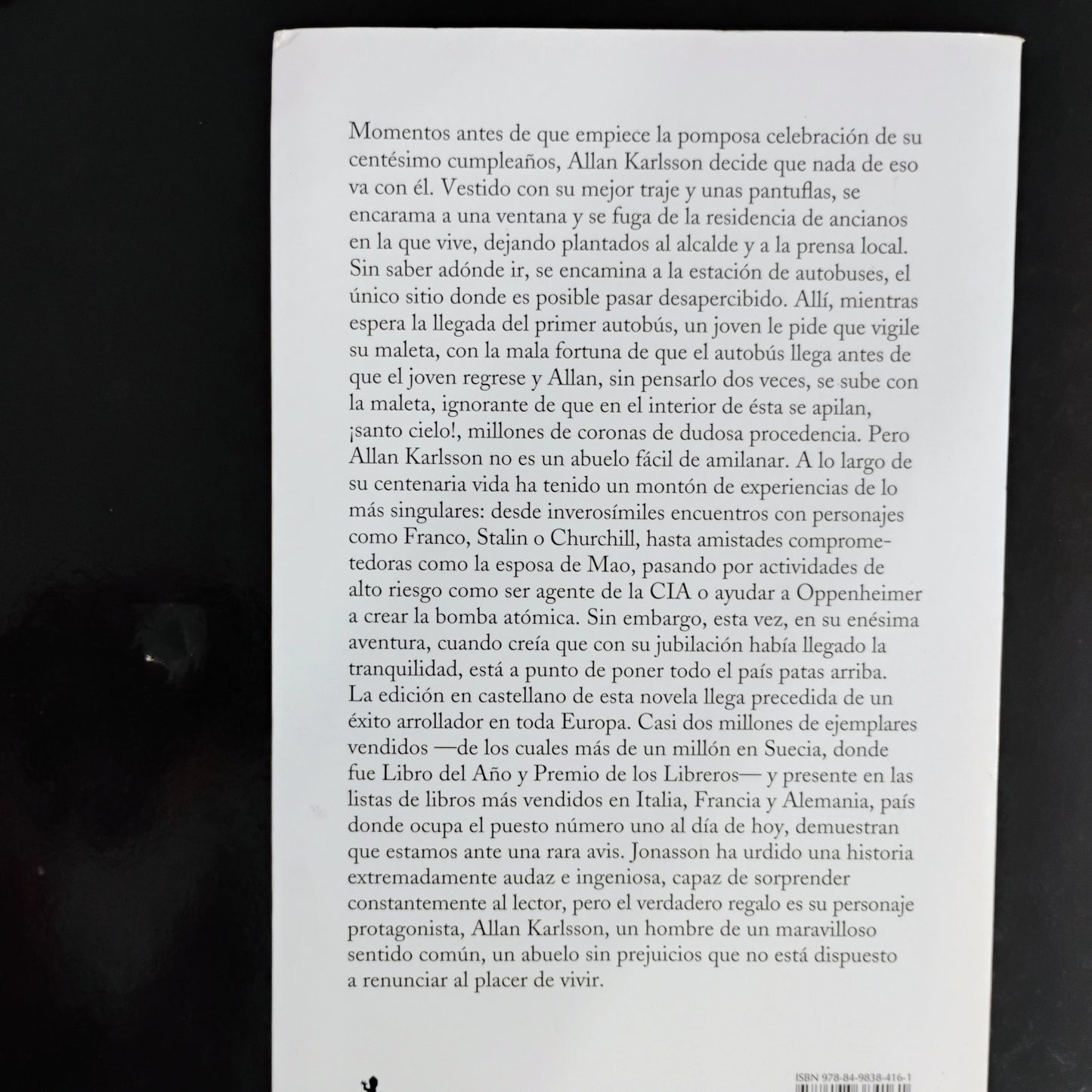 El abuelo que saltó por la ventana y se largó - Jonas Jonasson