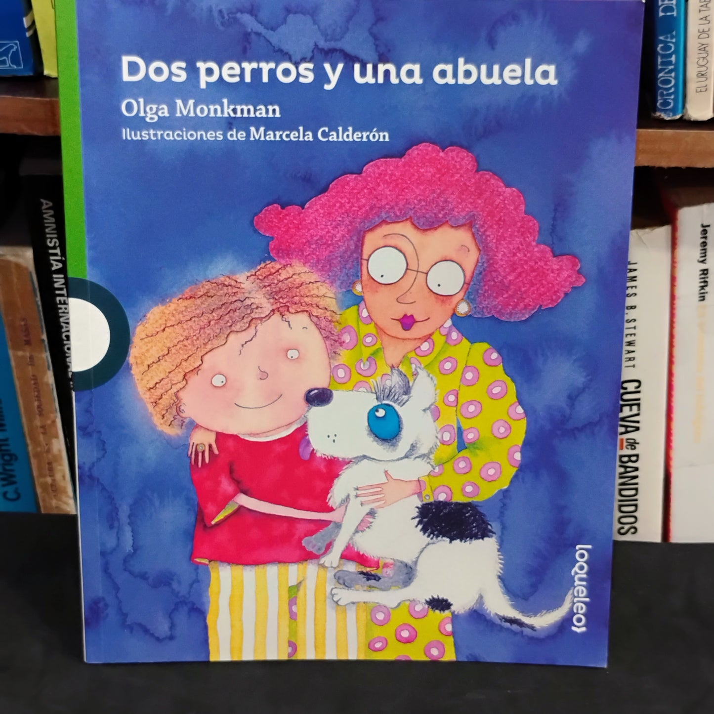 Dos perros y una abuela - Olga Monkan
