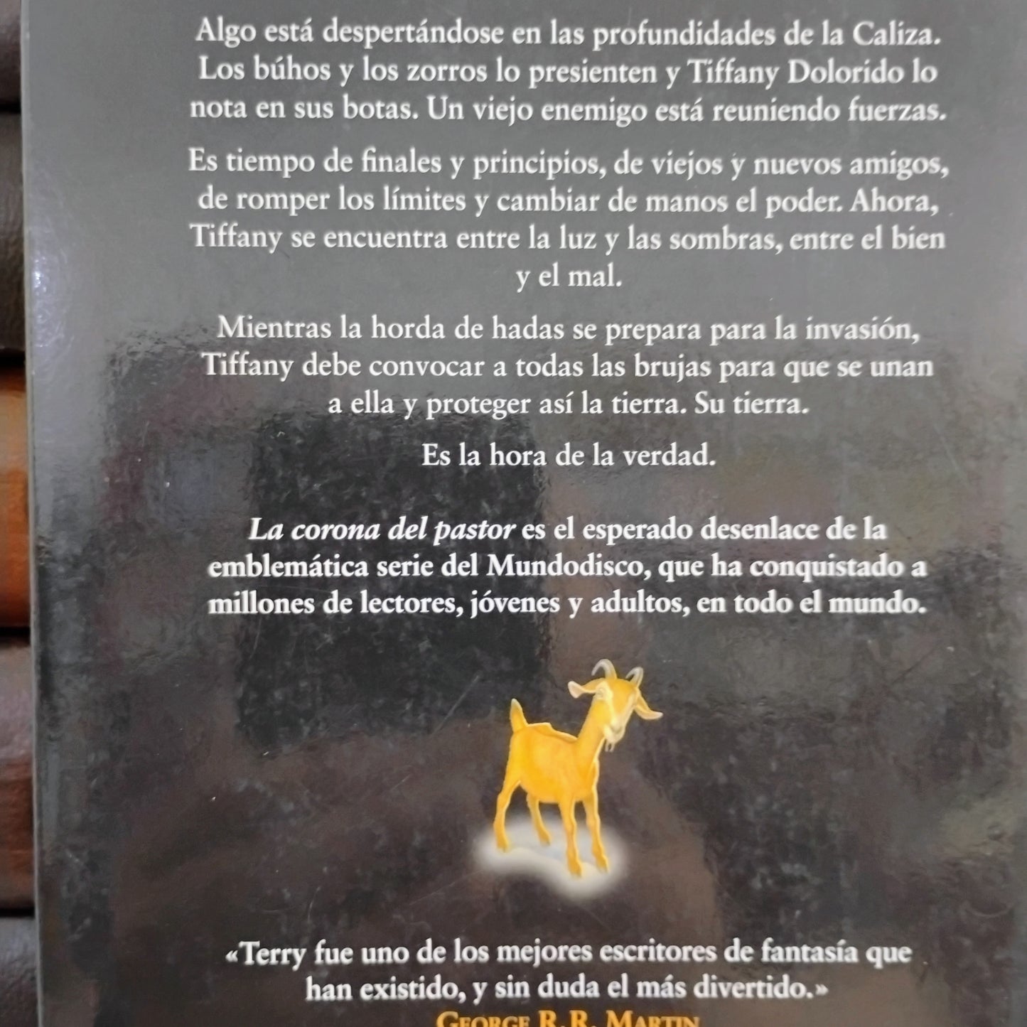 La corona del pastor (Saga Mundodisco) - Terry Pratchett