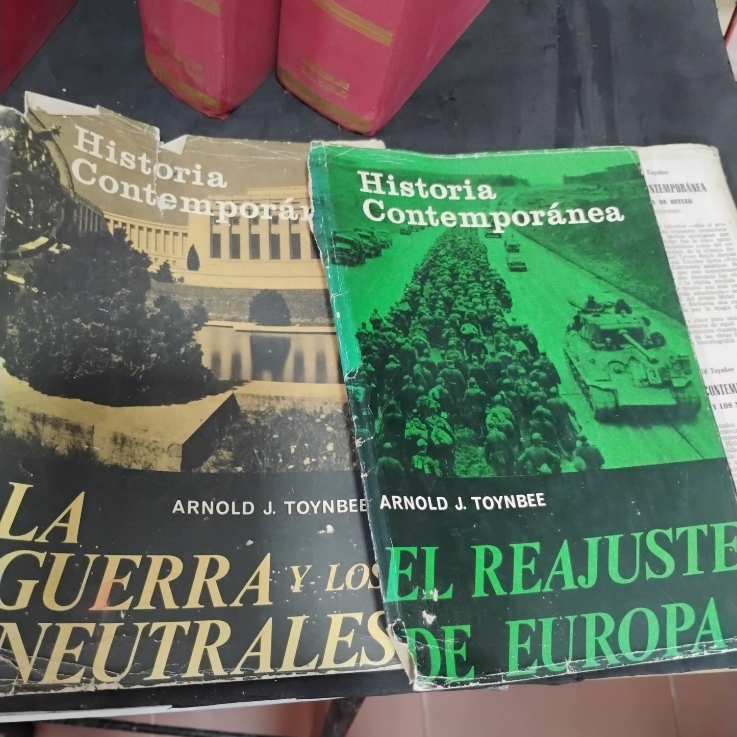 HISTORIA CONTEMPORÁNEA. La Europa de Hitler (tomos I y II), La guerra de los neutrales (tomo III), El reajuste de Europa (tomo IV) - Arnold Toynbee