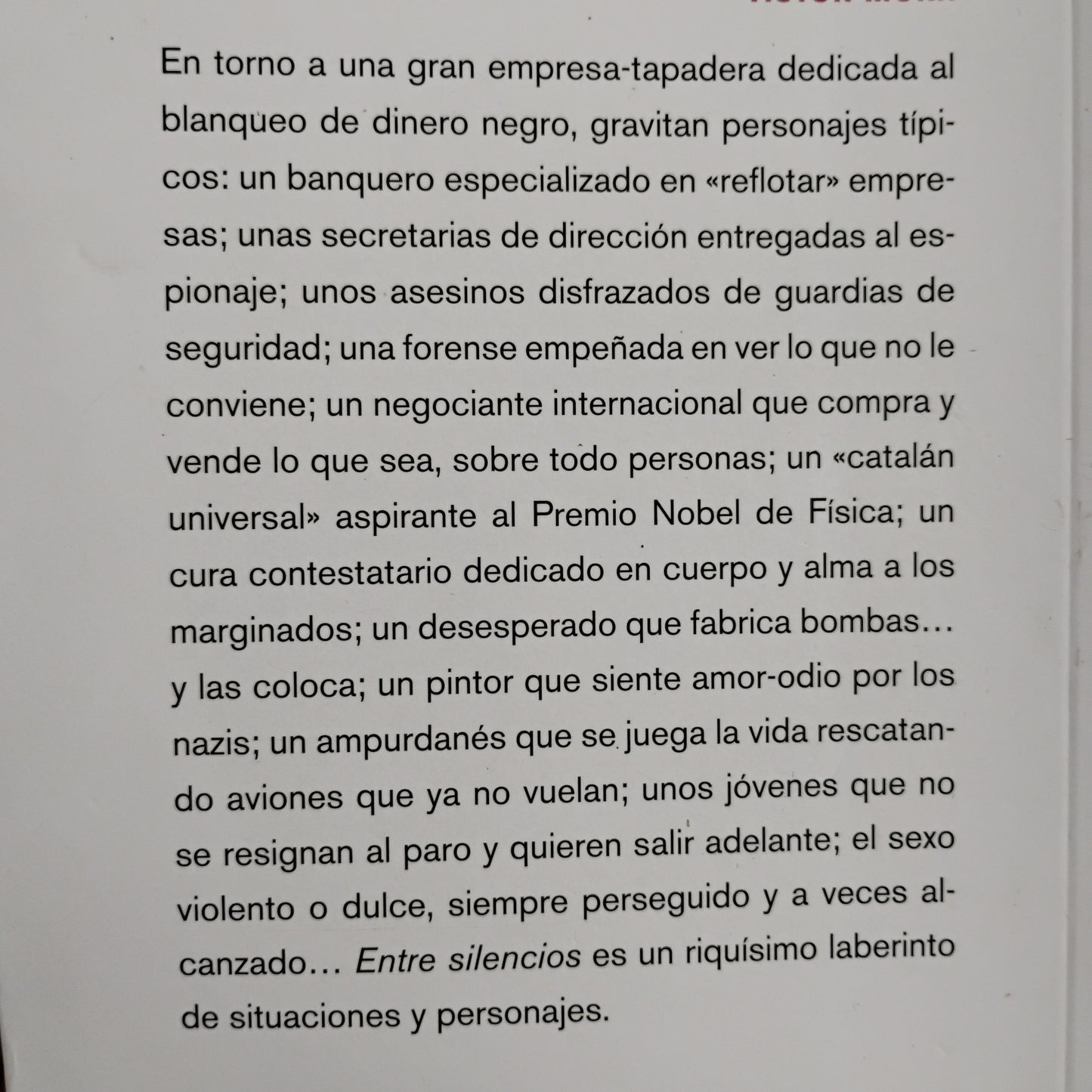 Entre silencios - Victor Mora