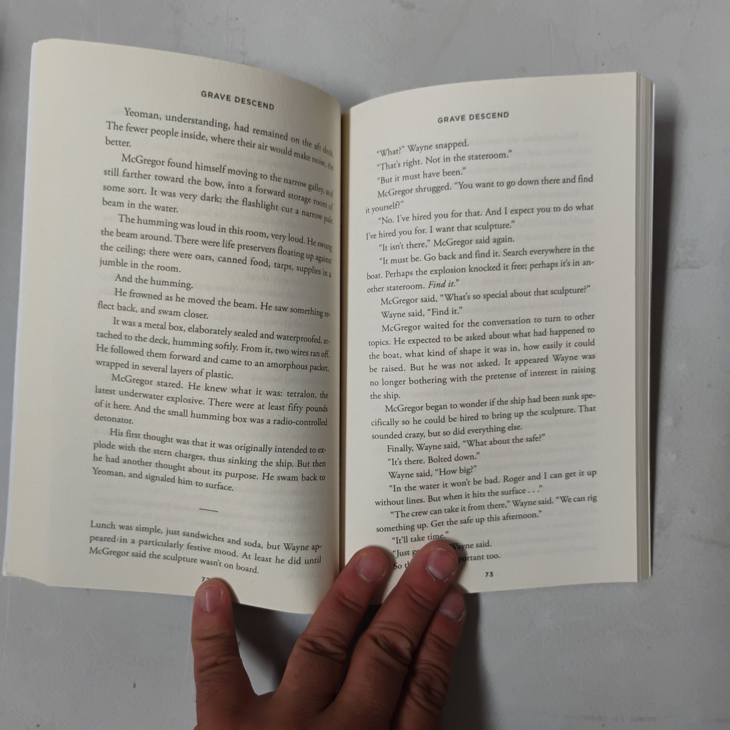 GRAVE DESCEND - Michael Crichton (writing as John Lange)