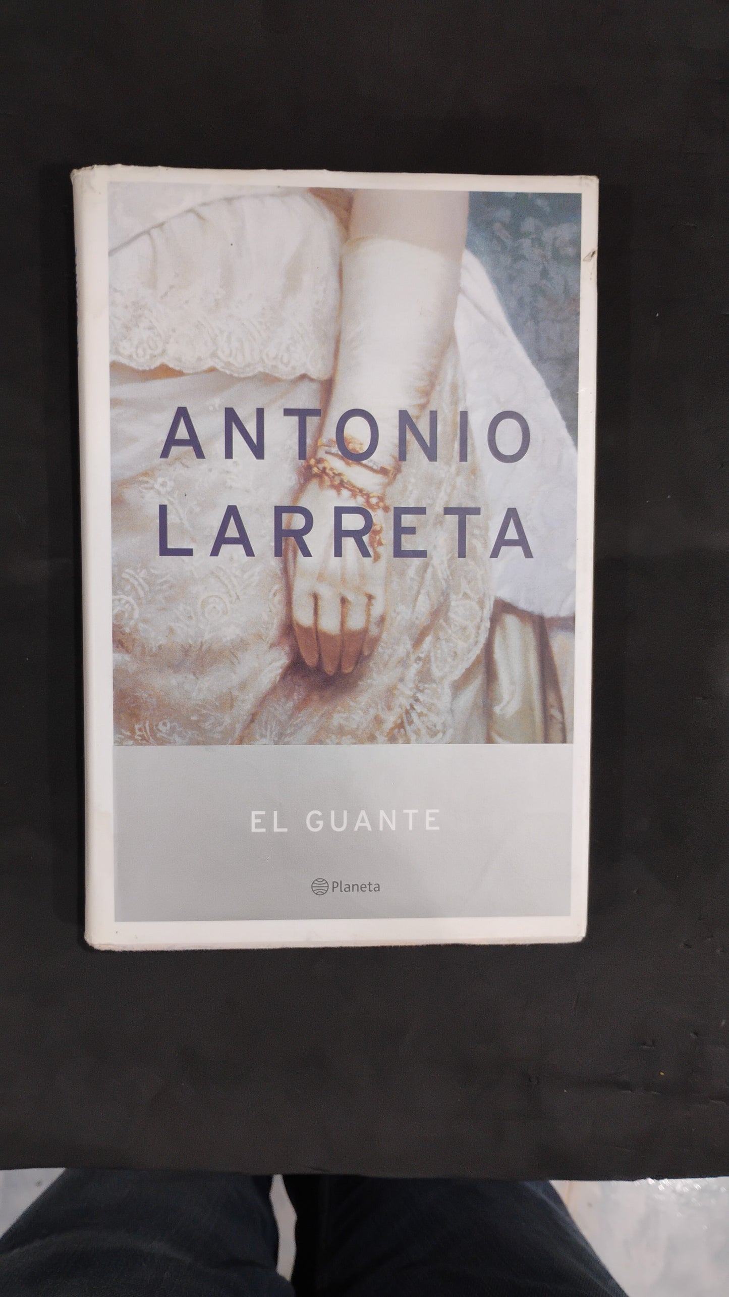 El guante - Antonio Larreta