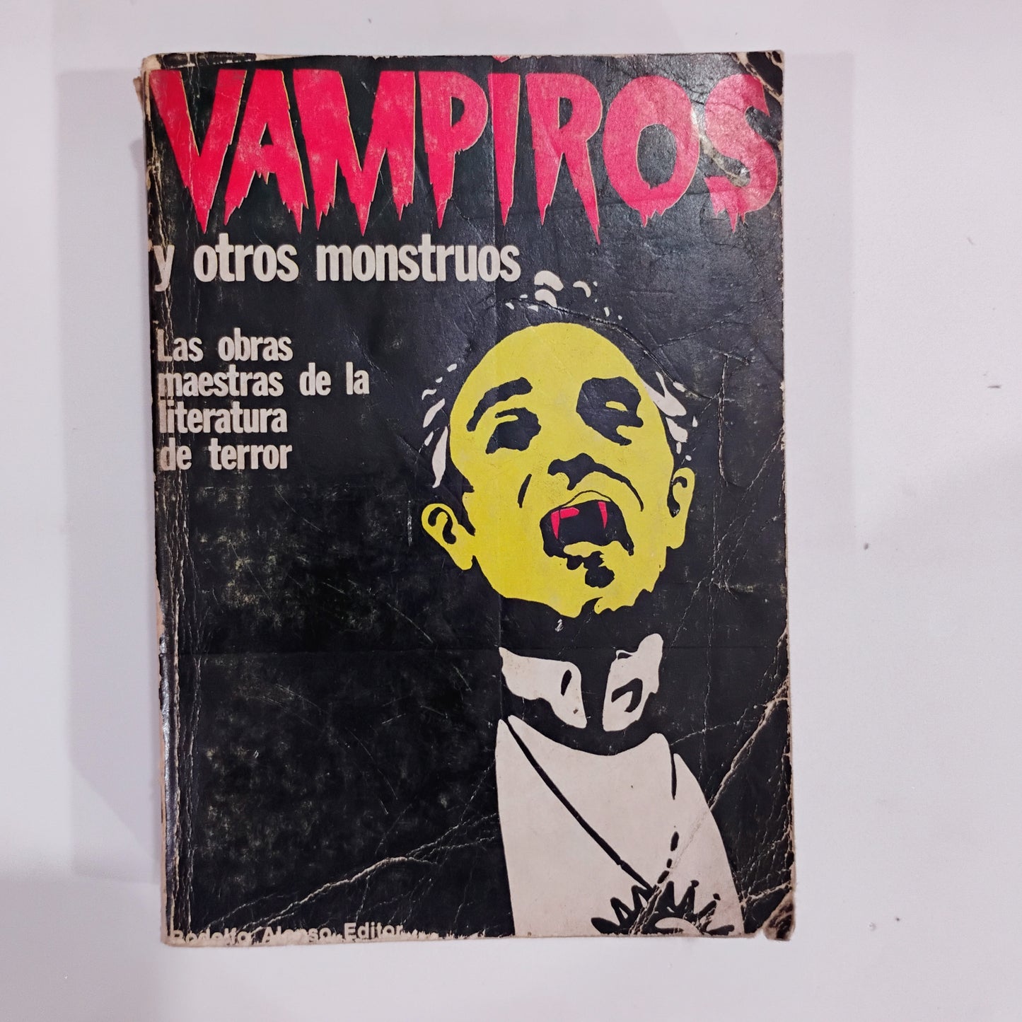 Vampiros y otros monstruos. Las obras maestras de la literatura de terror