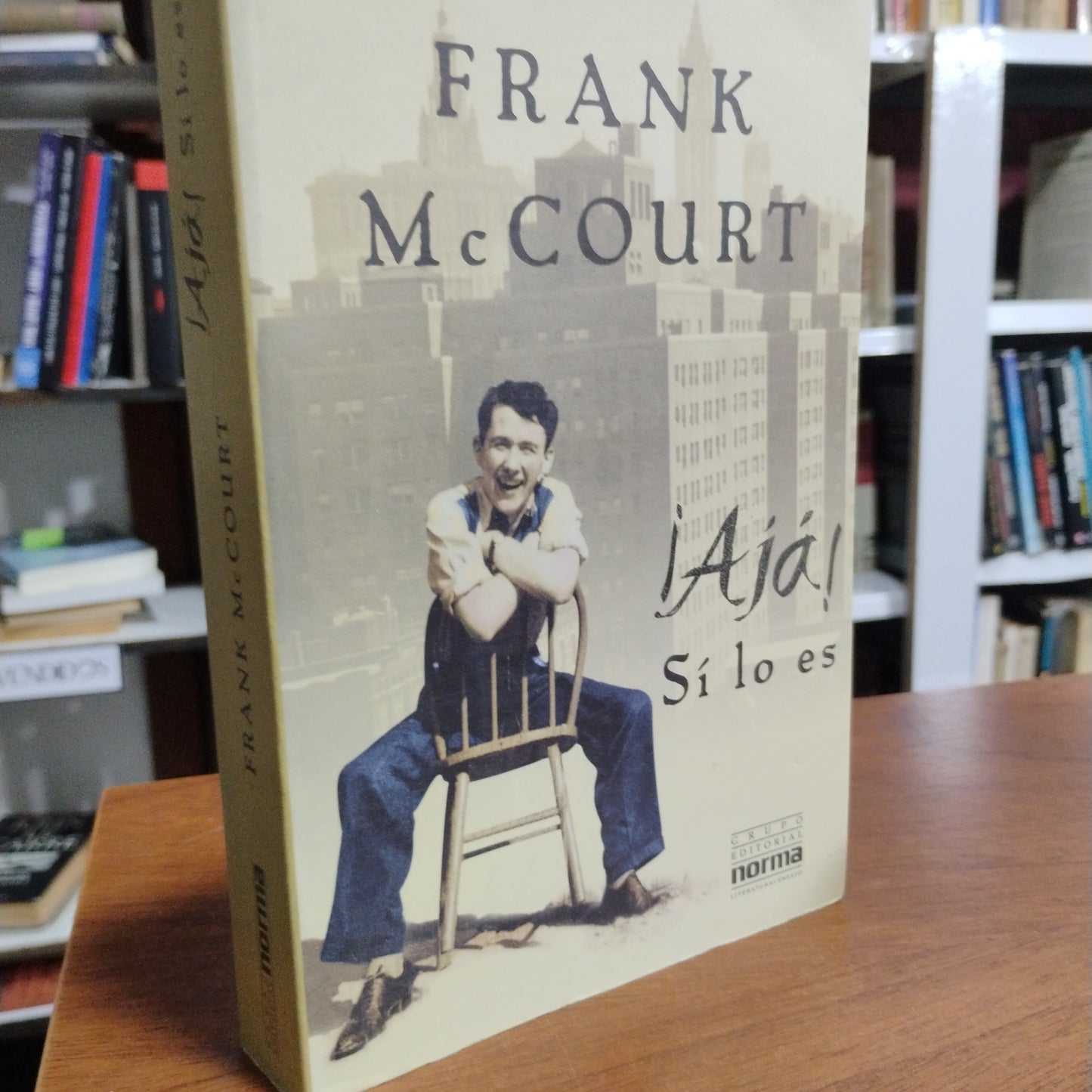 ¡Ajá! Sí, lo es. Frank McCourt