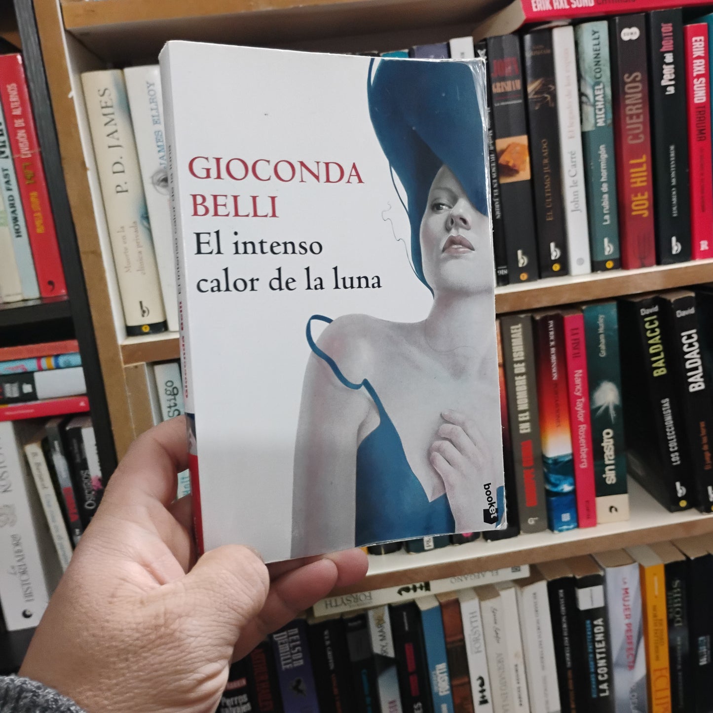 El intenso calor de la luna - Gioconda Belli