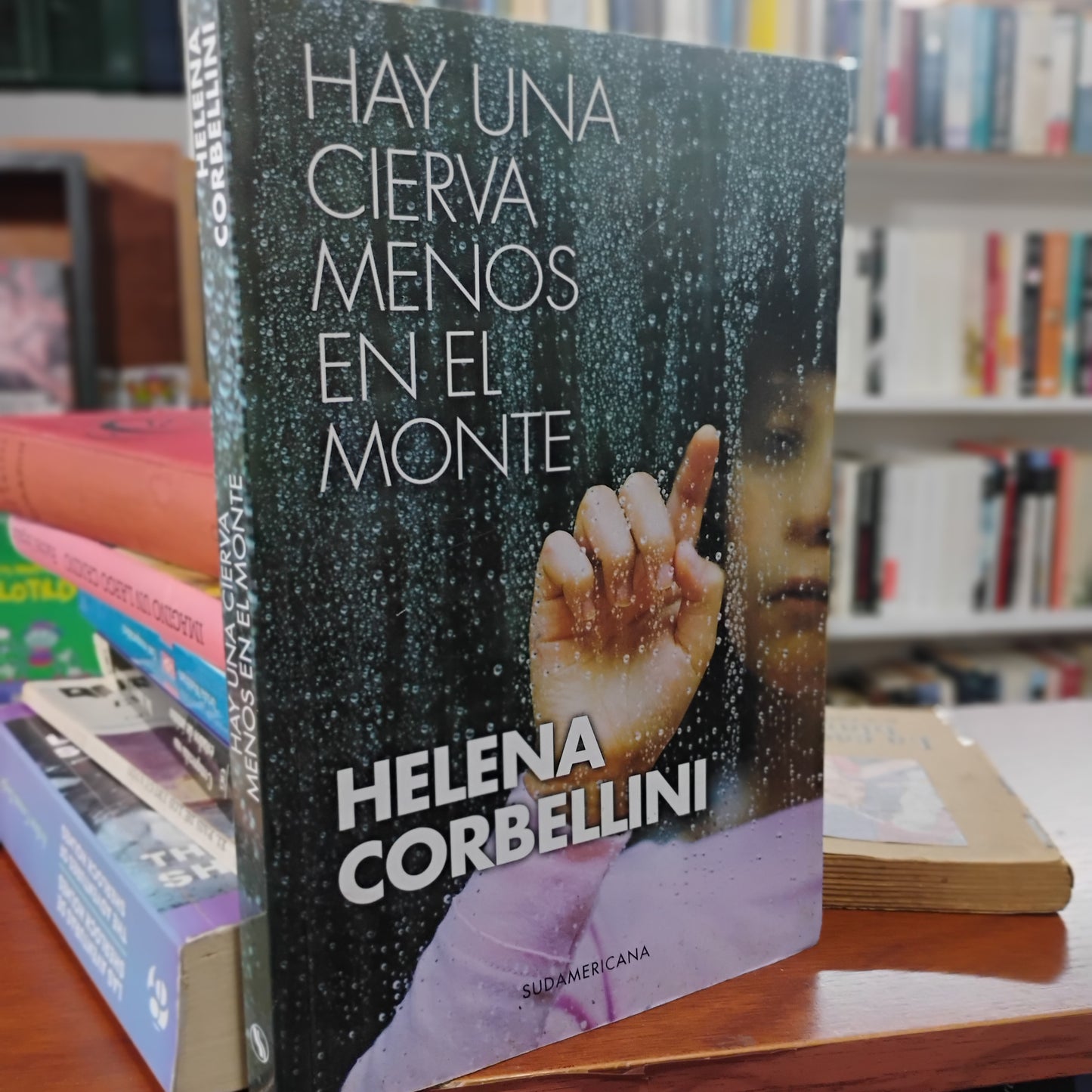 Hay una cierva menos en el monte - Helena Corbellini