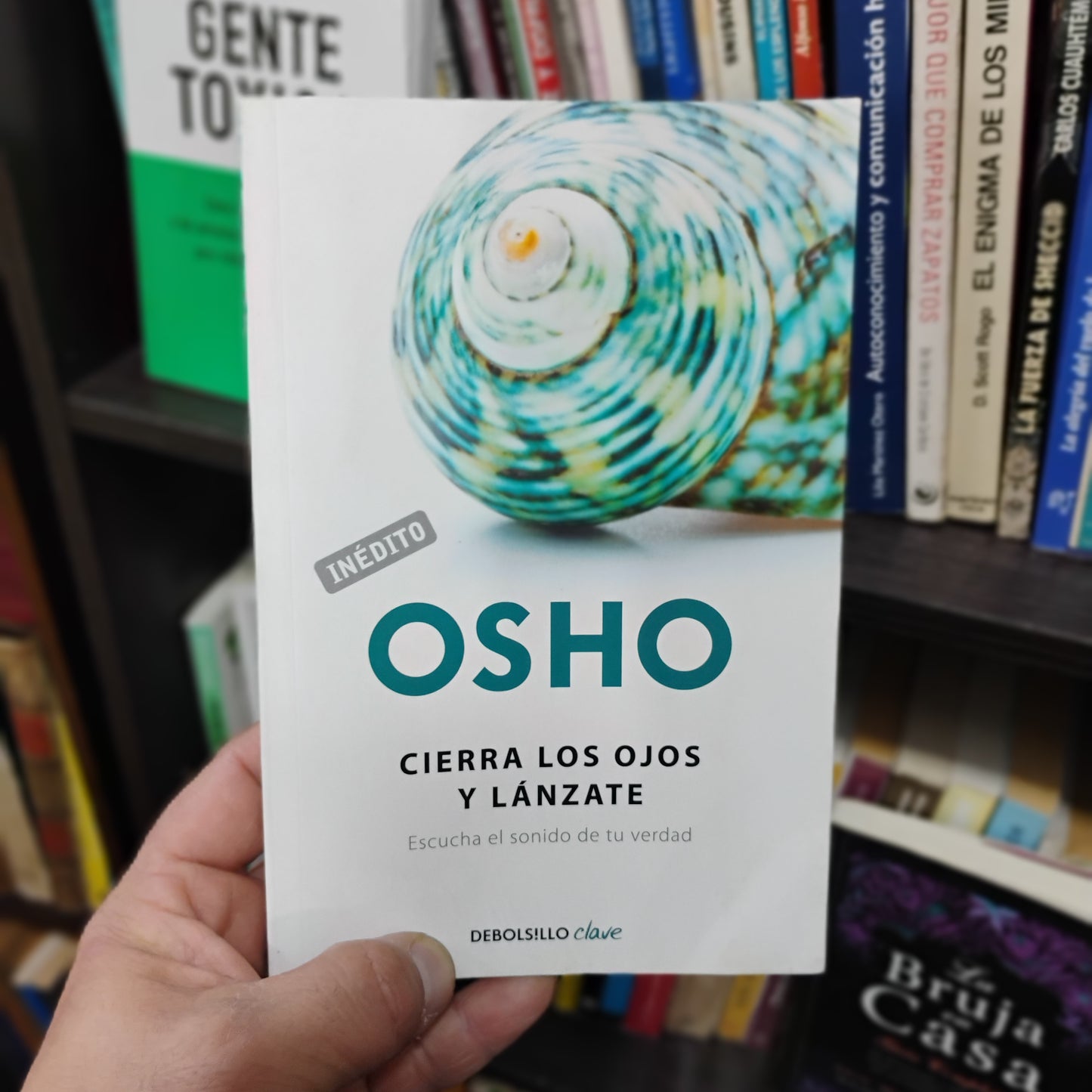CIERRA LOS OJOS Y LÁNZATE. Escucha el sonidode tu verdad - Osho