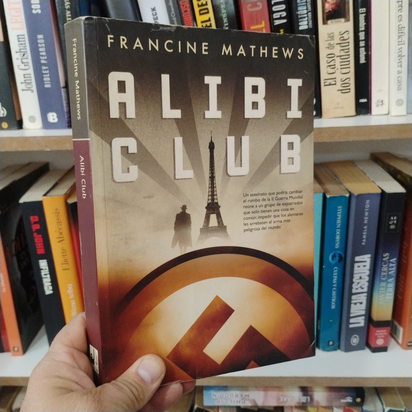 Alibi Club - Francine Mathews