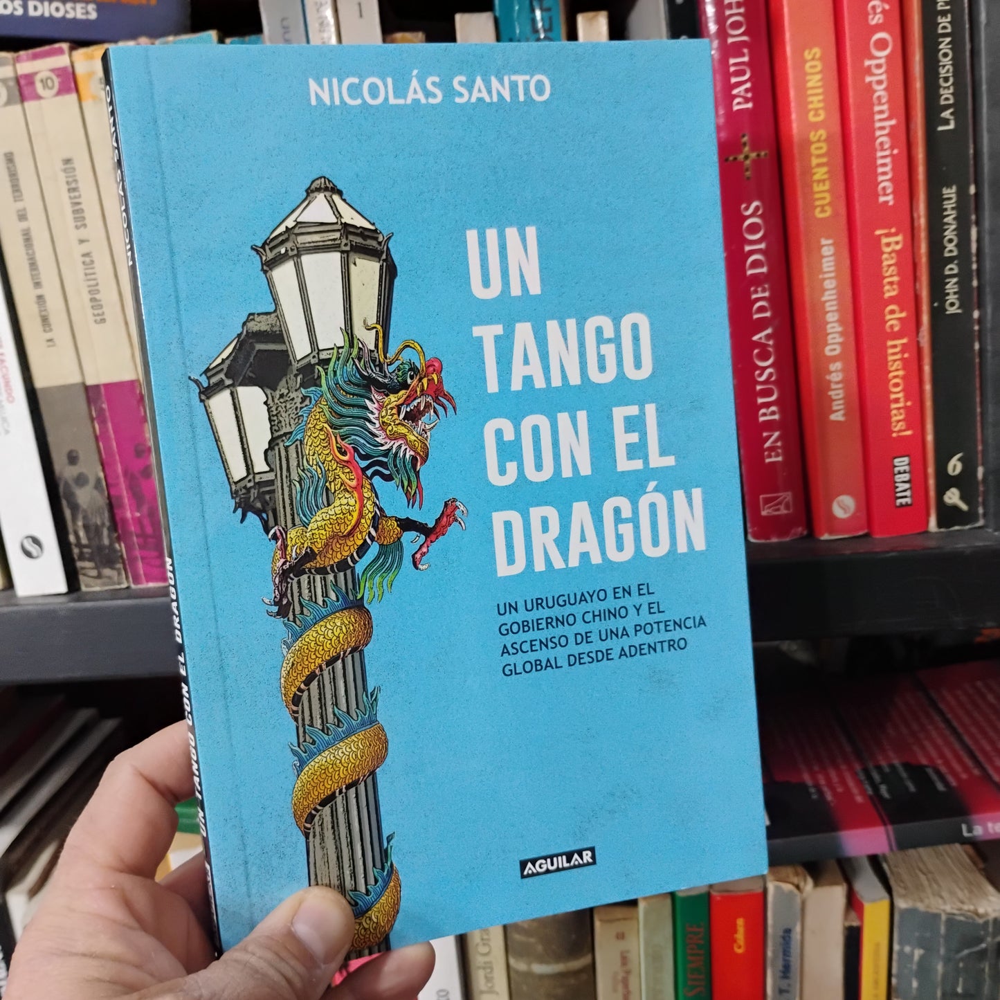 Un tango con el dragón - Nicolás Santo