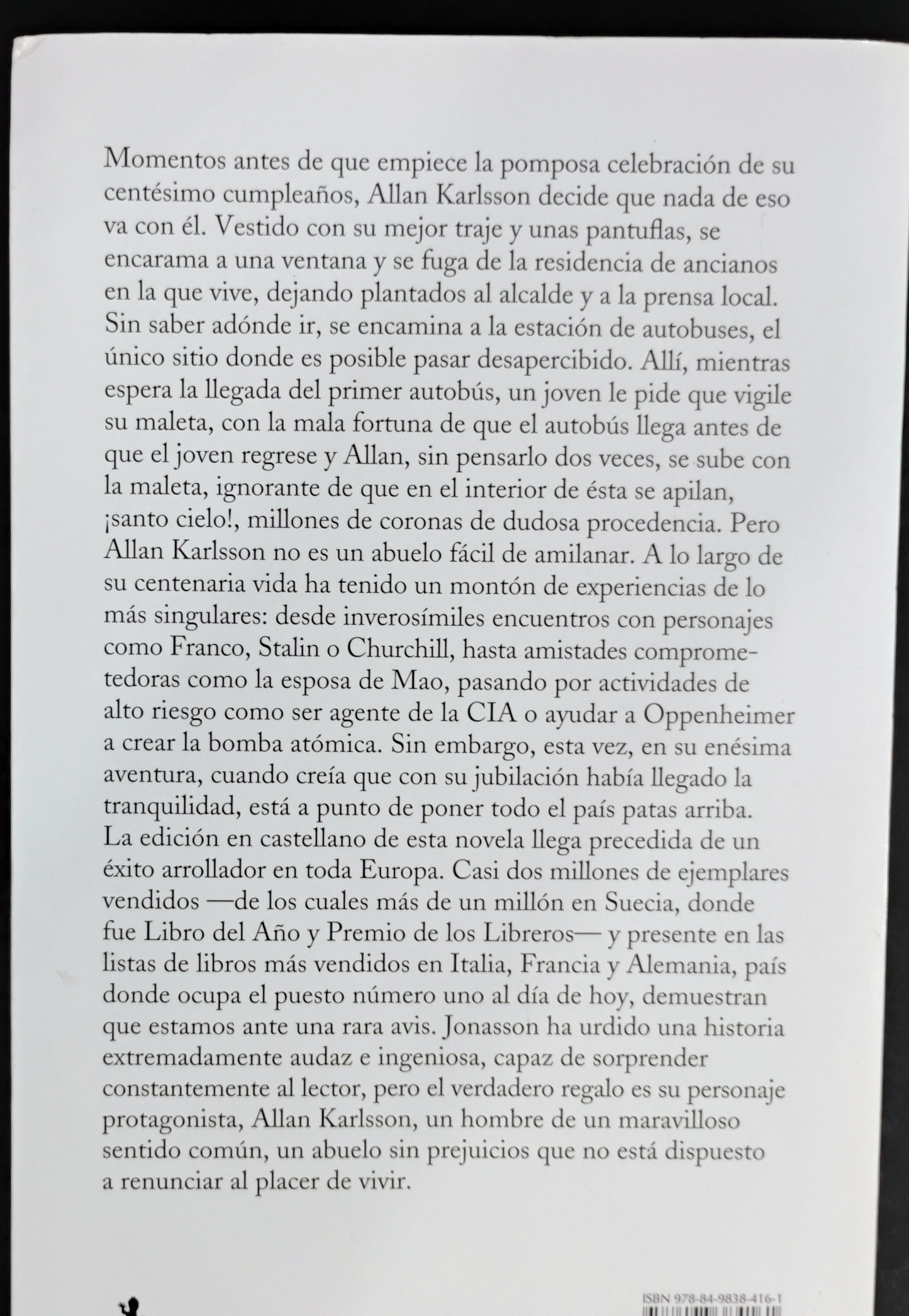 El abuelo que saltó por la ventana y se largó - Jonas Jonasson