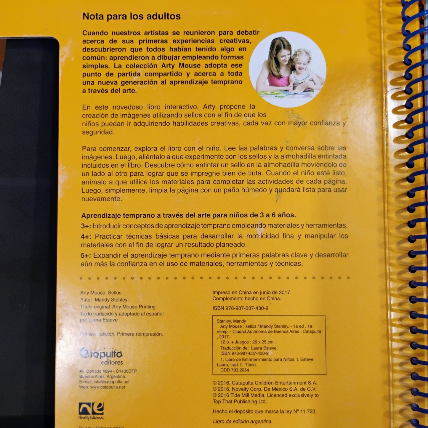 Arty mouse. Te muestra el mundo a través de las formas. Sellos. Aprendizaje temprano a través de l arte.