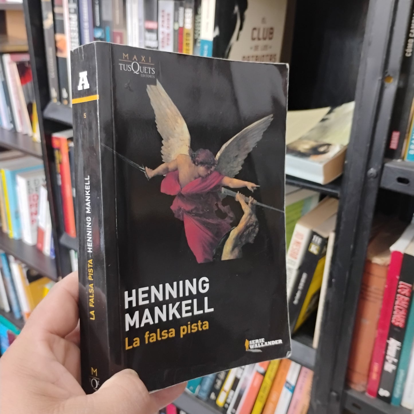 LA FALSA PISTA - Henning Mankell