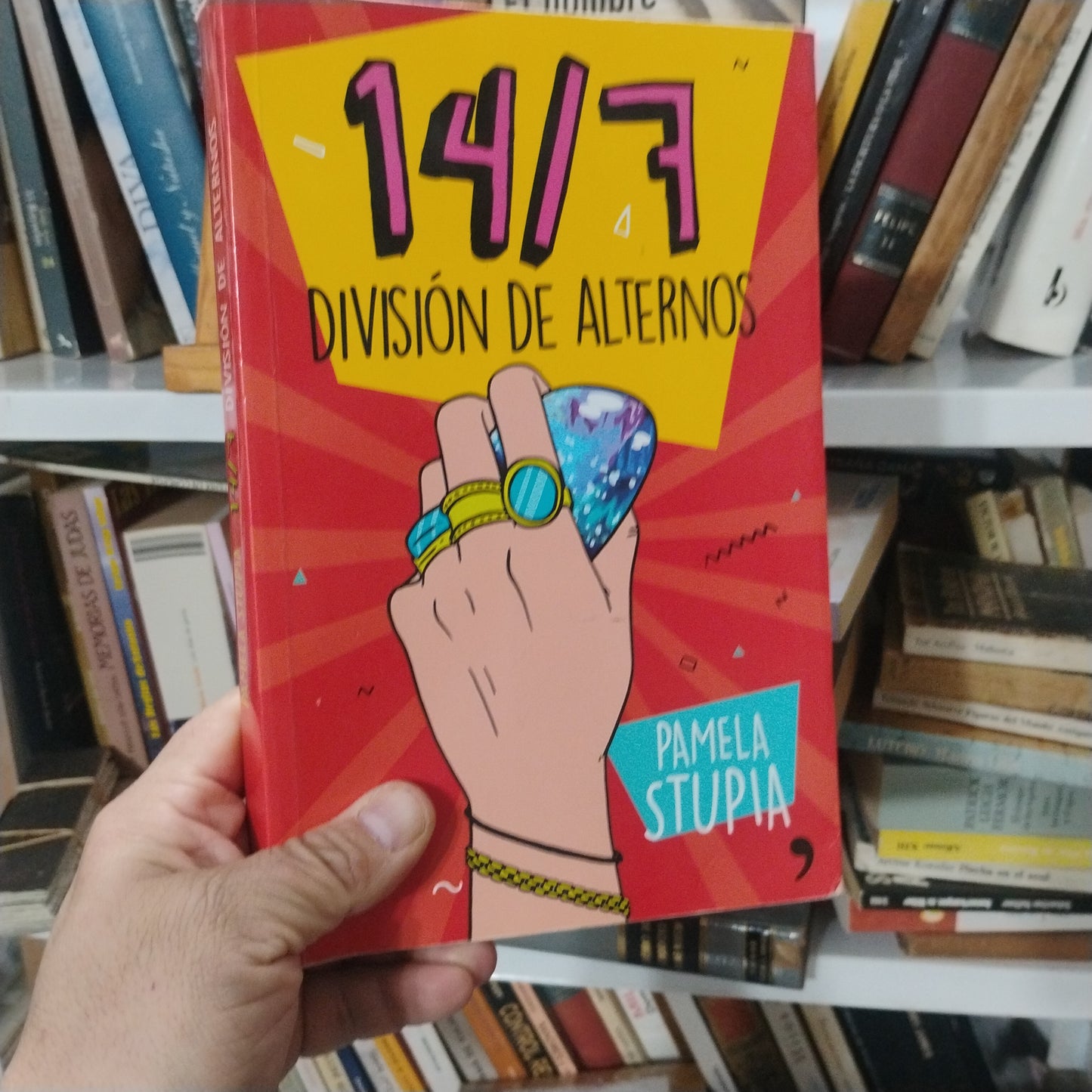 14/7 División De Alternos - Pamela Stupia