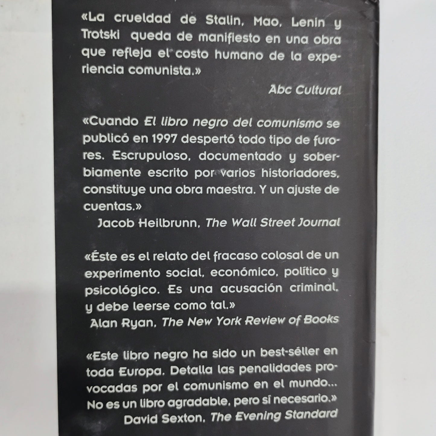 EL LIBRO NEGRO DEL COMUNISMO. Crímenes, terror, represión - Stéphane Courtois, et al