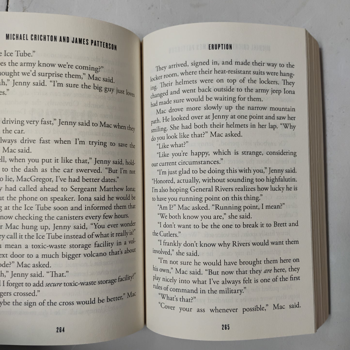 ERUPTION - Michael Crichton & James Petterson