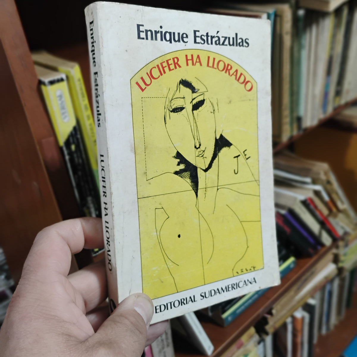 Lucifer ha llorado - Enrique Estrázulas