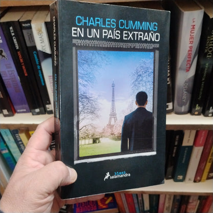 En un país extraño - Charles Cumming